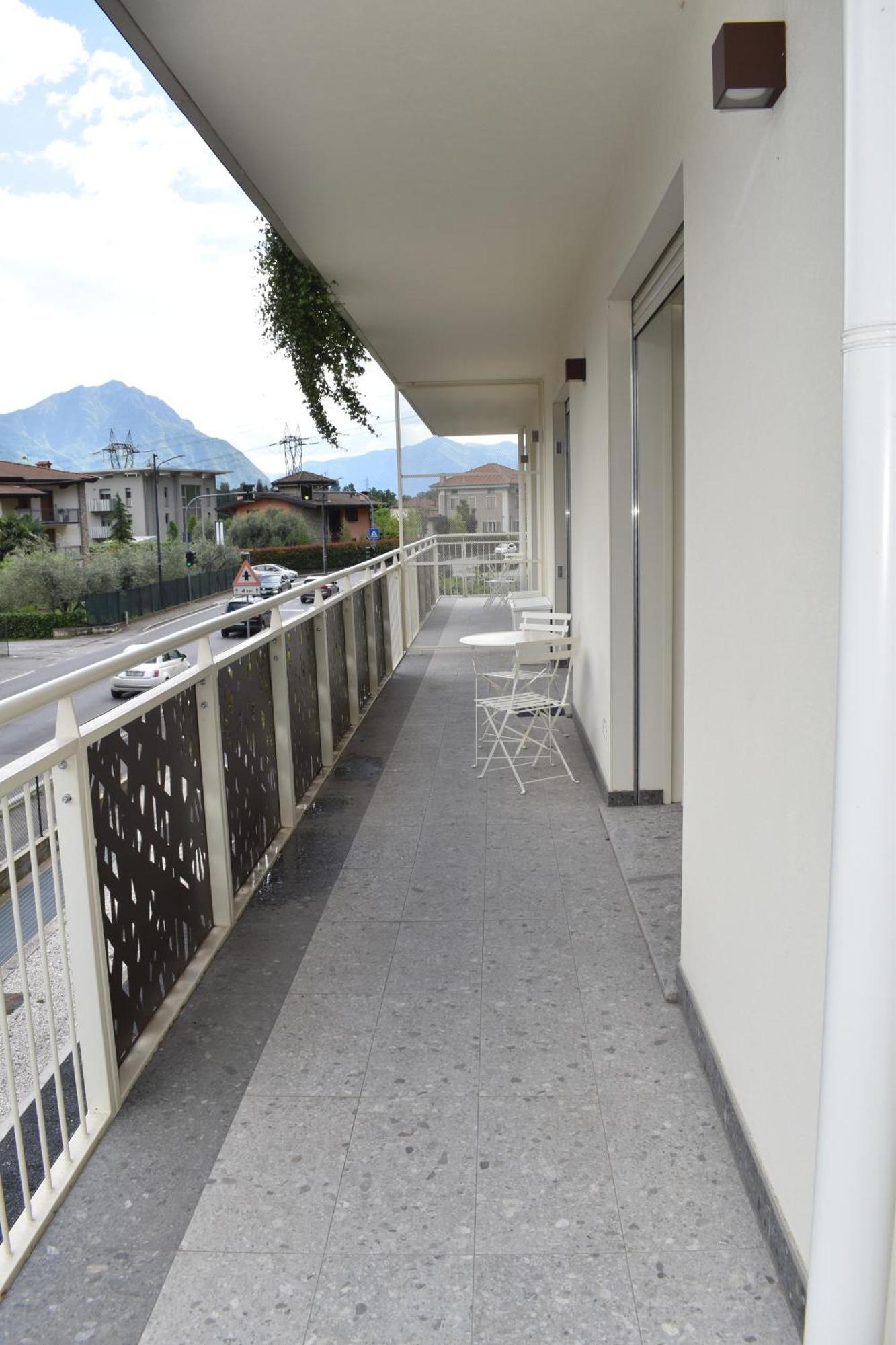 Baia Delle Rose Via Roma 111 Apartment Costa Volpino Exterior foto