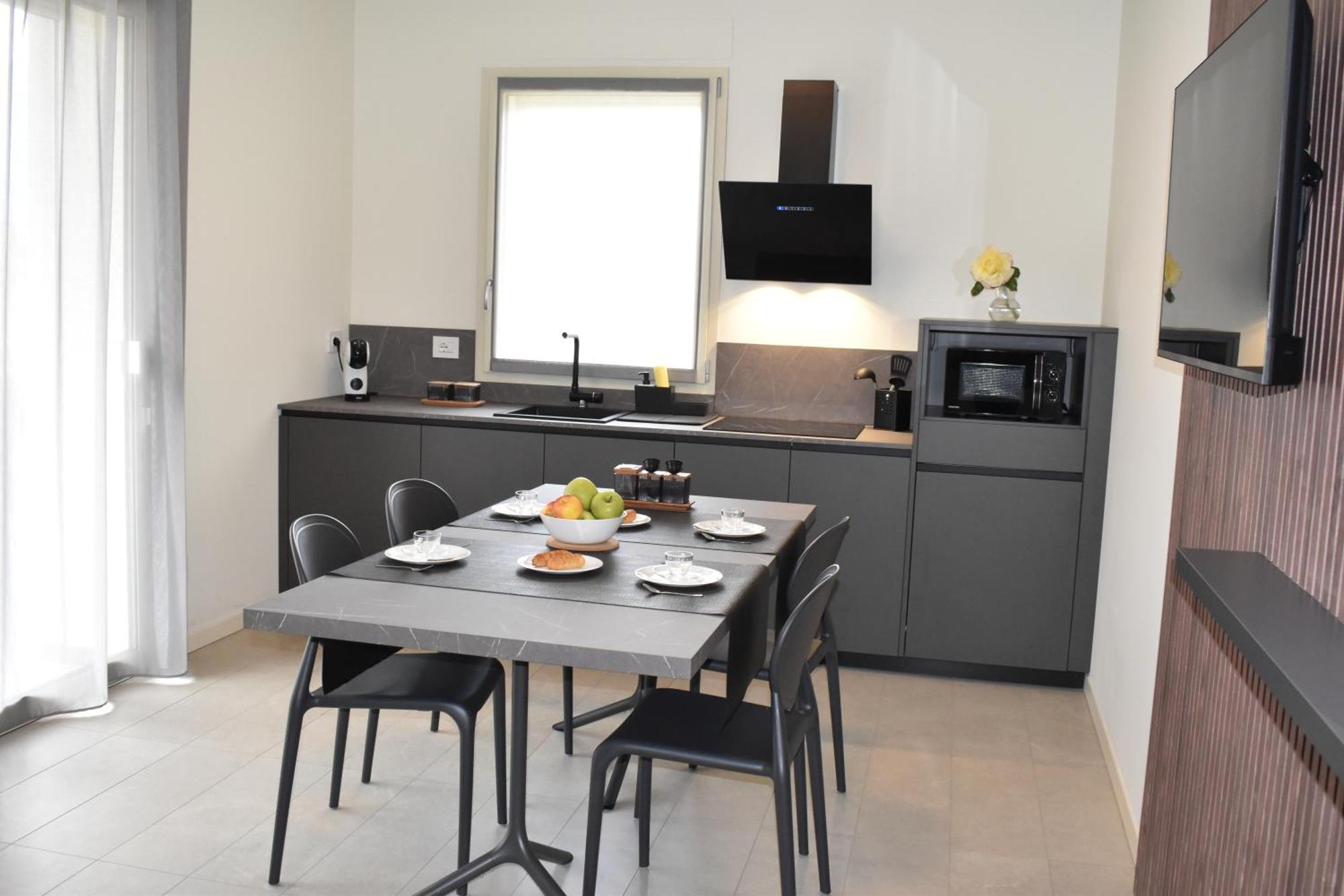Baia Delle Rose Via Roma 111 Apartment Costa Volpino Exterior foto