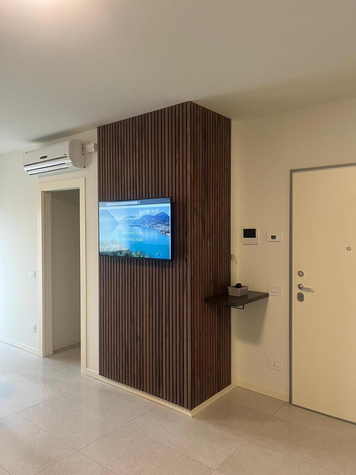 Baia Delle Rose Via Roma 111 Apartment Costa Volpino Cameră foto